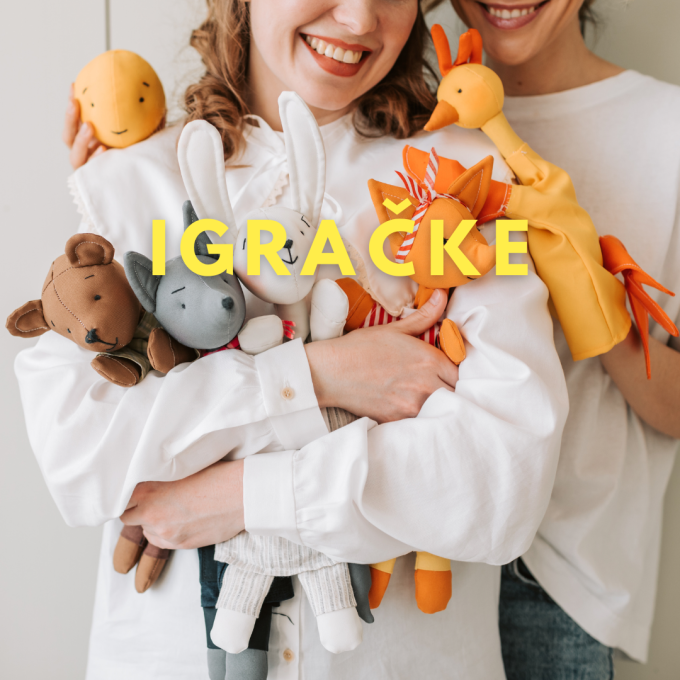 Otkrij kolekciju unikatnih, ručno pravljenih igračaka za decu – bez plastike, sa ljubavlju i pažnjom. Idealno kao poklon za praznike, rođendane ili prvi rođendan. Jer detinjstvo zaslužuje nešto posebno.