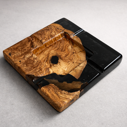 Batman piksa od masline i epoxy smole