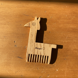 Češalj iz filma carevo novo odelo