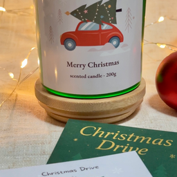 Christmas Drive Golden Caramel božićna sveća Le Chéri