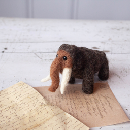 Figurica mamut od prirodne vune