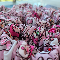 Labubu Pink gumica za kosu - detalji