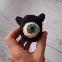 monster eye privezak