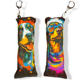 jedan dakimakura-privezak sa dva lica, pas