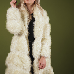 Bela elegantna bundica samo za tebe, drugačija, possbna, topla, nežna!