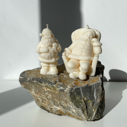 2 sveće: mali i veliki Deda Mraz