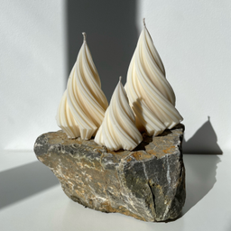 3 sveće: mala, srednja i velika uvrnuta jelka